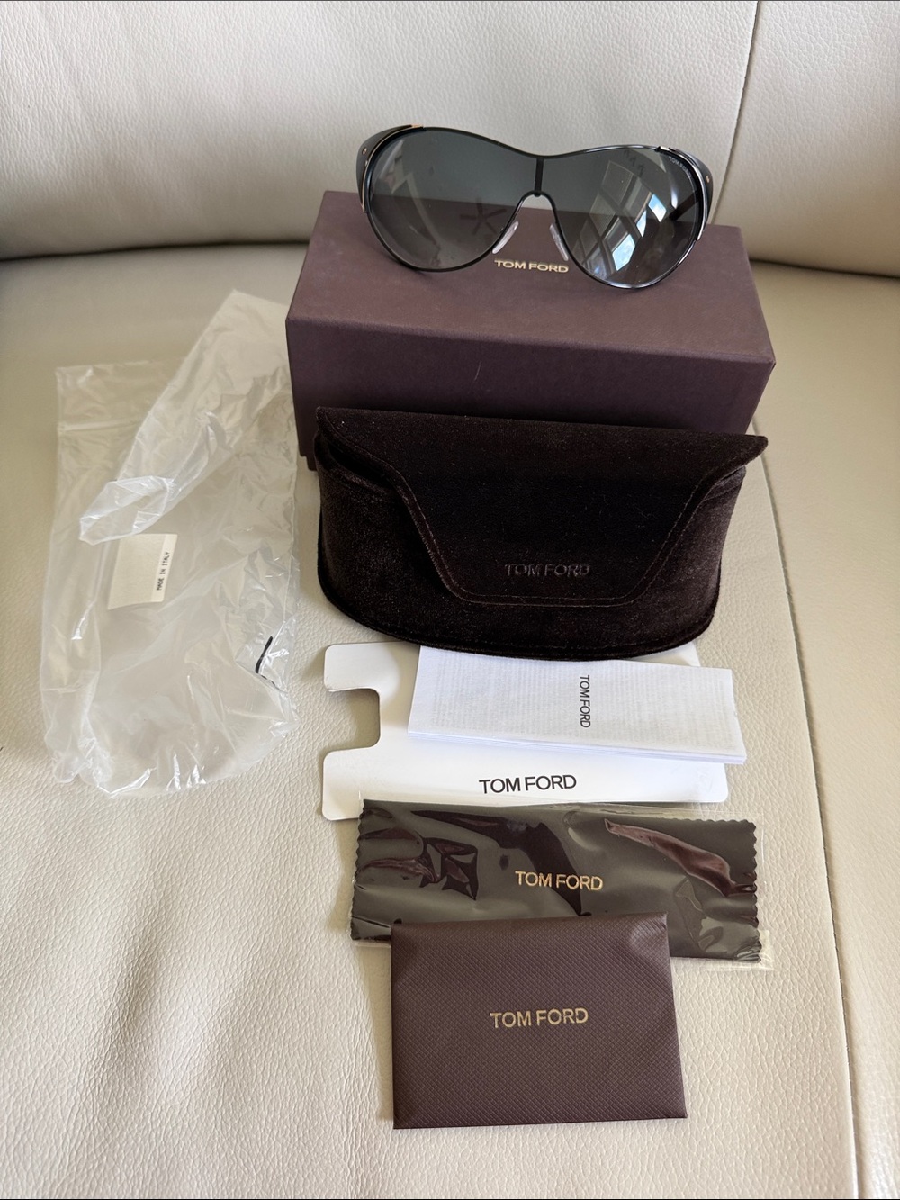 NIB authentic Tom Ford Vanda TF364 sunglasses